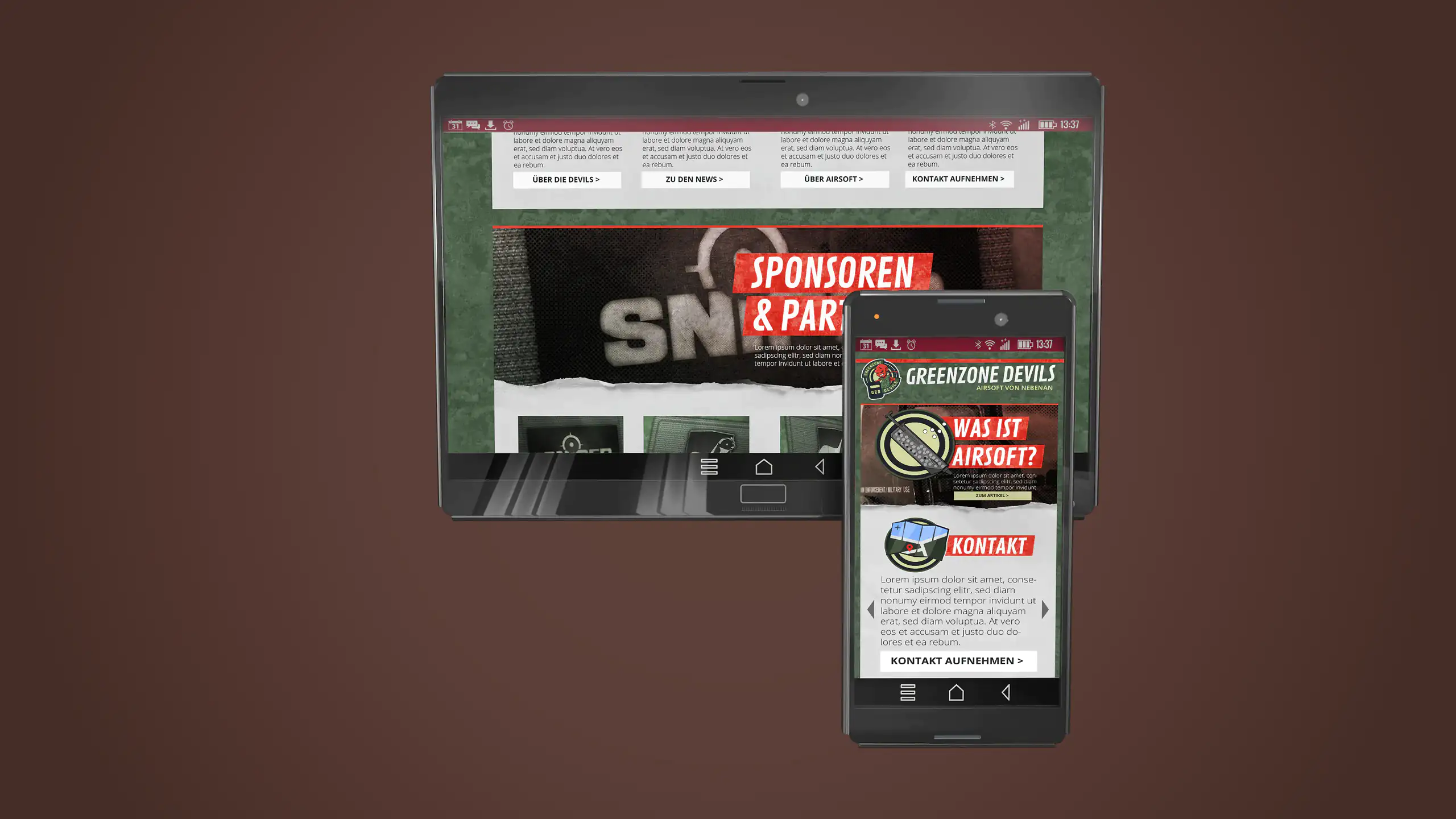 3D-Mockup eines Tablets und eines Smartphones mit der Seite des Airsoft-Teams Greenzone Devils auf braunem Hintergrund